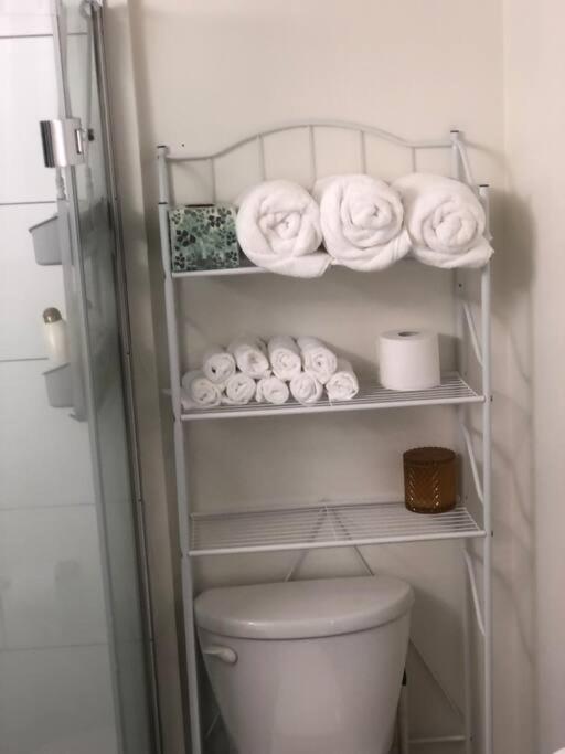 Bright Private Suite Near Departure Bay Beach Ναναΐμο Εξωτερικό φωτογραφία