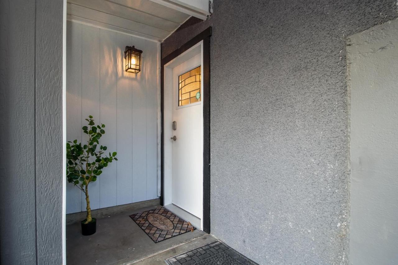 Bright Private Suite Near Departure Bay Beach Ναναΐμο Εξωτερικό φωτογραφία